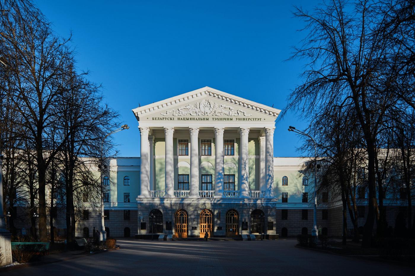 Поздравление Ректора БНТУ с двадцатилетием преобразования БГПА-БНТУ